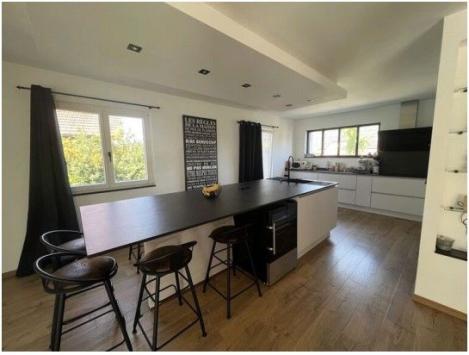 Porrentruy, Jura - Maison 6.5 pièces 220.00 m2 CHF 870'000.-
