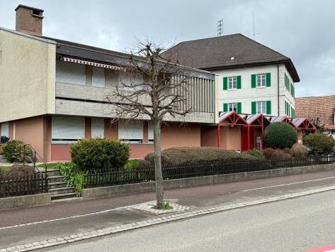 Courgenay, Jura - Immeuble mixte 10.5 pièces 260.00 m2 CHF 750'000.-