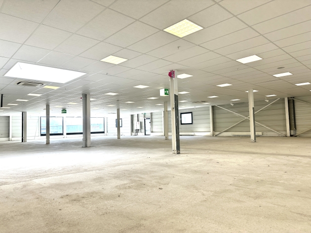 Conthey, Valais - Commerce  Prix sur demande