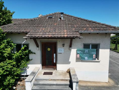 Alle, Jura - Commercial building 3.5 Rooms 255.00 m2 CHF 430'000.-