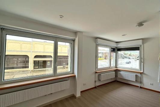 Porrentruy, Giura - Ufficio 7.0 Stanze 140.00 m2 CHF 2'600.- / mese