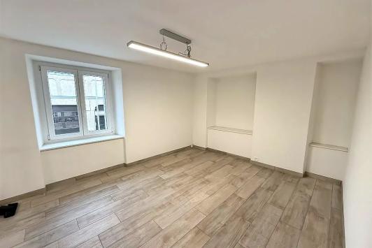 Porrentruy, Giura - Ufficio 7.0 Stanze 140.00 m2 CHF 2'600.- / mese