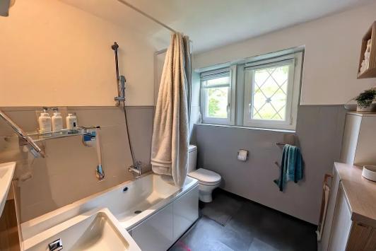 Fontenais, Giura - Casa 6.5 Stanze 180.00 m2 CHF 2'300.- / mese