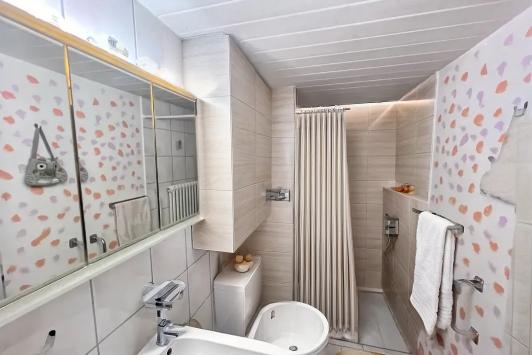 Fontenais, Giura - Casa 6.5 Stanze 180.00 m2 CHF 2'300.- / mese