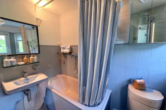 Fontenais, Giura - Casa 6.5 Stanze 180.00 m2 CHF 2'300.- / mese