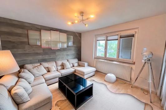 Fontenais, Giura - Casa 6.5 Stanze 180.00 m2 CHF 2'300.- / mese