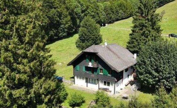 Chamby, Vaud - Chalet 15.0 pièces 462.00 m2 CHF 1'150'000.-